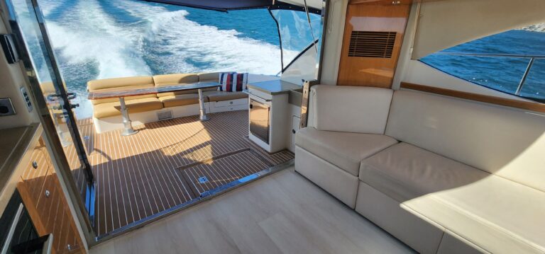 Alfresco dining on the aft deck